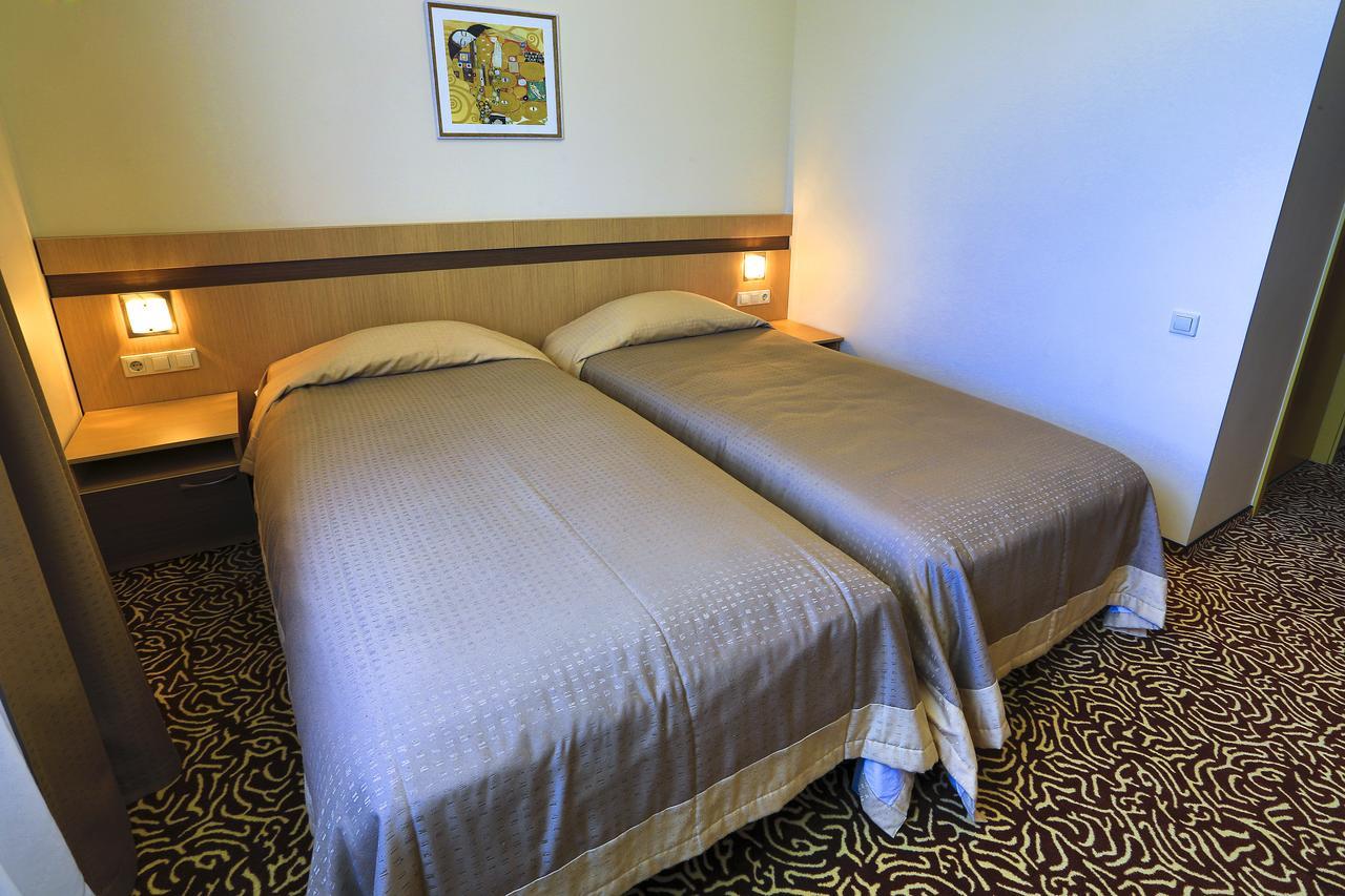 Siauliu Krasto Medziotoju Uzeiga Hotel Šiauliai Екстериор снимка